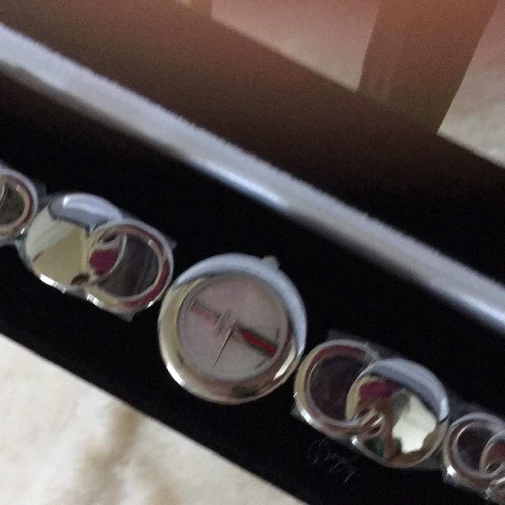 Watch - Picture 2 of 3